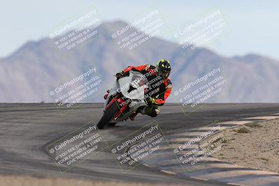 media/Nov-16-2025-Race Pace (Sun) [[8c5fa54630]]/Non Verified Riders (1st 20 Minutes)/6-Turn 12 (2pm)/